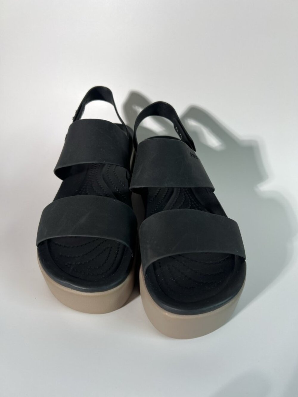 Women's Crocs LiteRide Brooklyn Low Wedge Platform Sandals Size 10 Black Beige - Picture 7 of 12